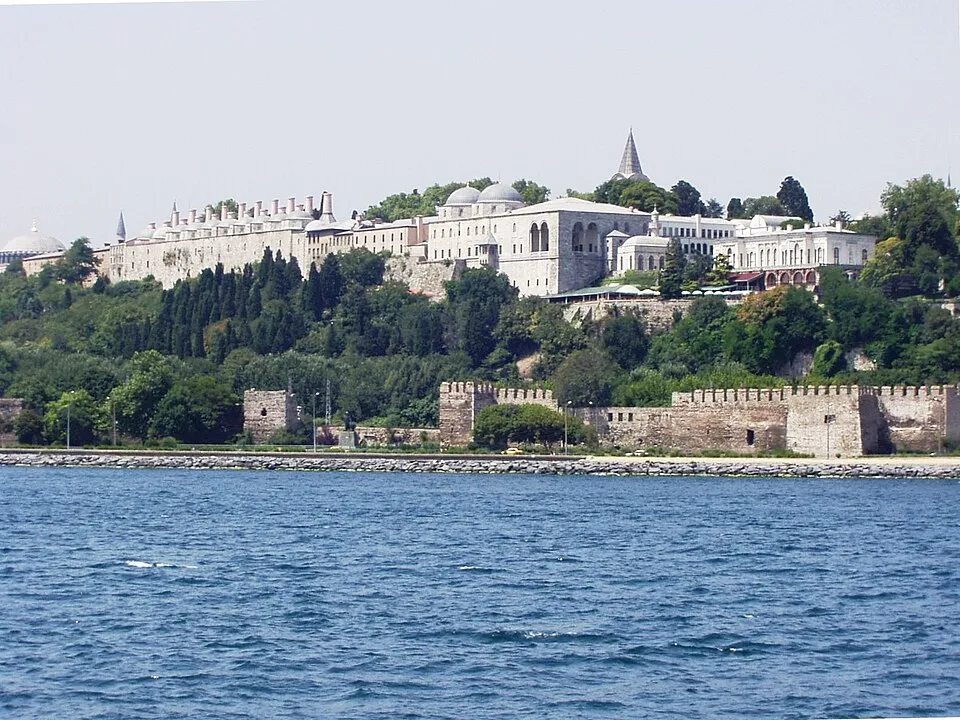 Osmanlı Merkez Teşkilatı: Divan, Saray ve Yönetim Düzeni (1453-1600) kapak görseli